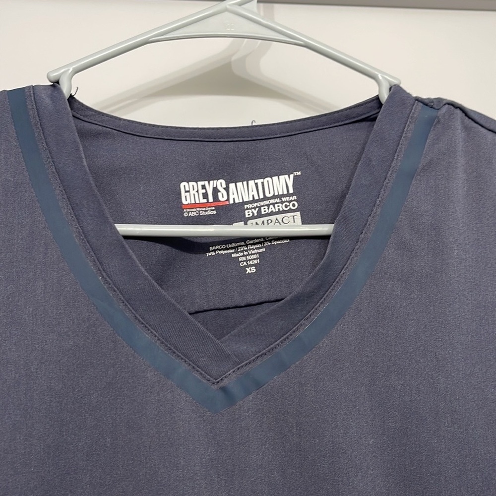Grey’s Anatomy By Barco Scrub Top Lot XS - Picture 13 of 16
